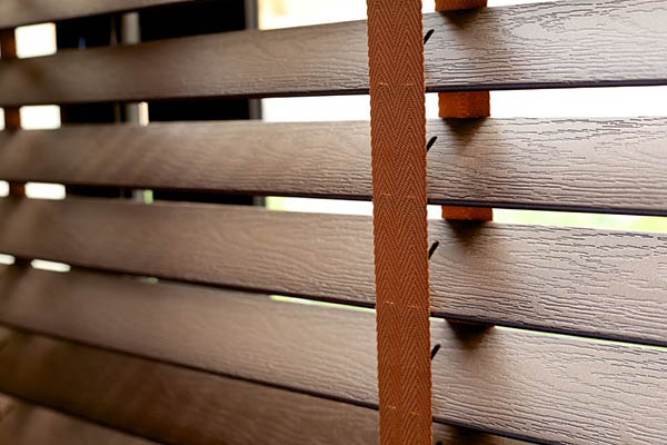 Ξύλινες περσίδες (Wood Venetian Blinds)